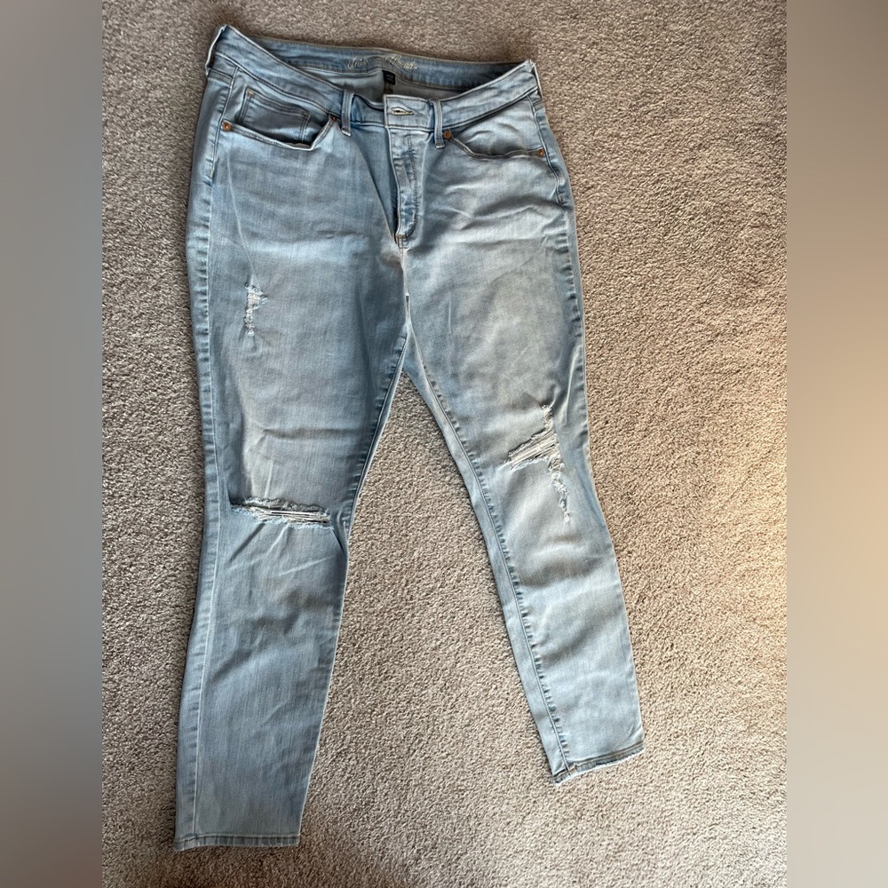 Target Universal Thread mid-rise curvy skinny jeans, size 14/32R
